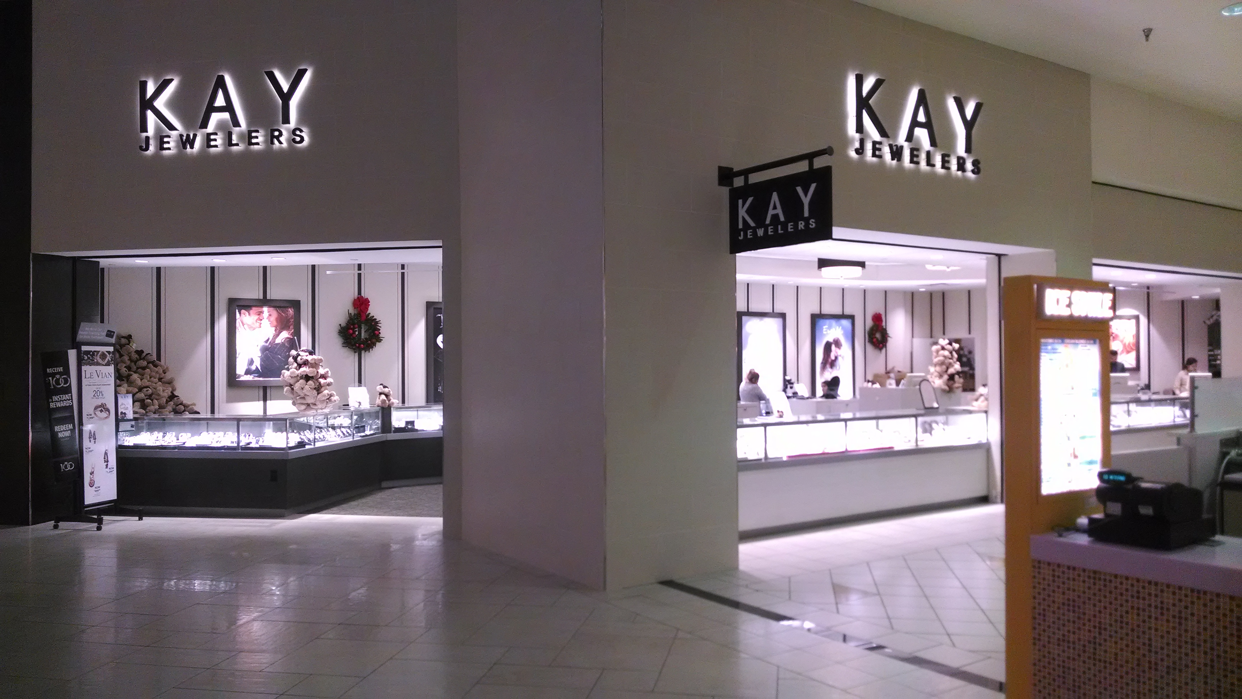 Picture of a Kay Jewelers store constructed by Retail Construction Services, Inc.
